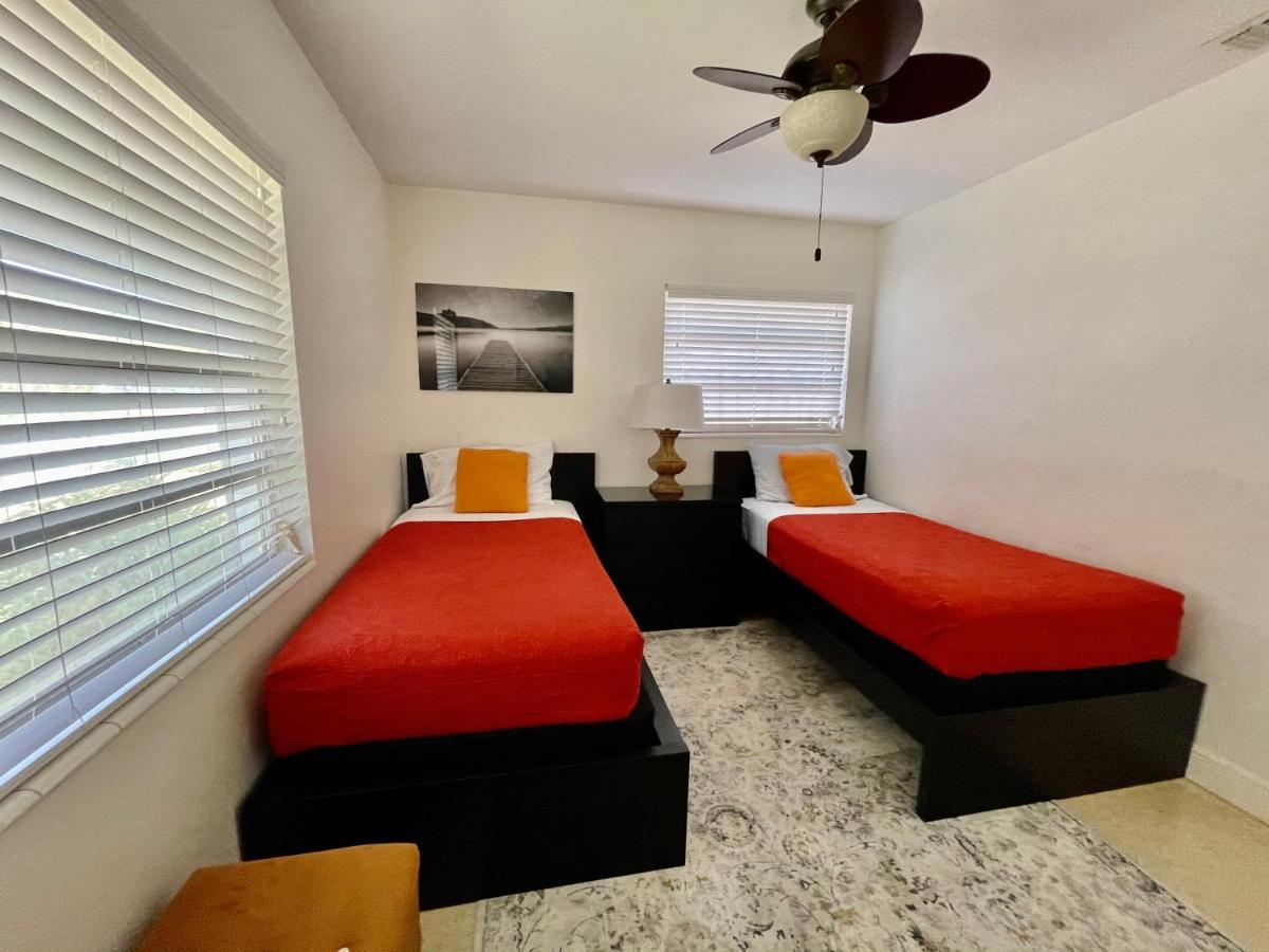 Rowena House 2Bd Den 2Bth Heated Pool Near Siesta Key Villa Сарасота Екстериор снимка